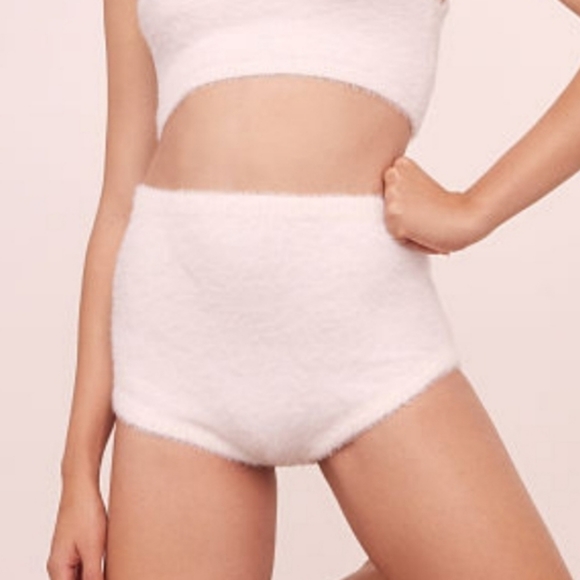 1 LEFT For Love and Lemons White Fiona Sleep Short - Picture 3 of 8